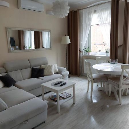 Come&Stay Zielona Gora Bagian luar foto