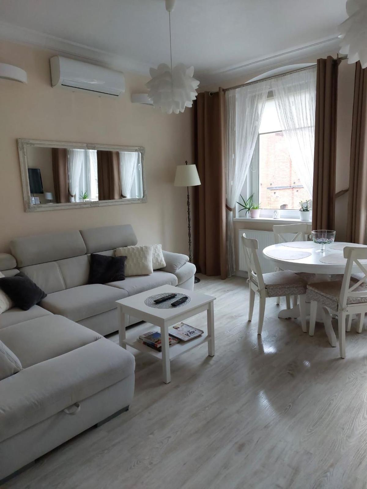 Come&Stay Zielona Gora Bagian luar foto